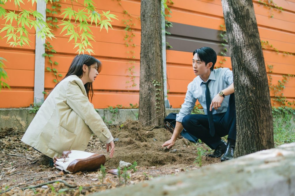 Jung-So-Min-Jung-Hae-In